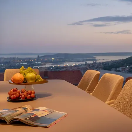 Villa Skyline Clissa *